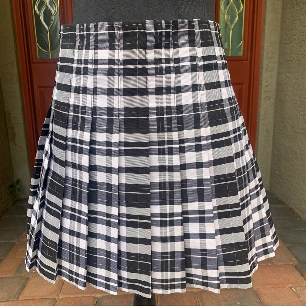 No Boundaries Retro Black and White Plaid Skirt
